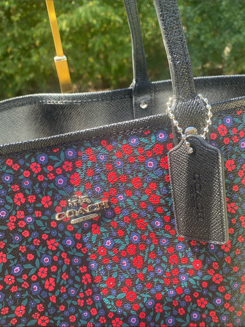 Coach Navy Floral Tote reversible, with Black Trim and Matching Pouch - Picture 3 of 12